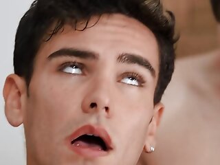 troye dean sneakily sucks masseur damian